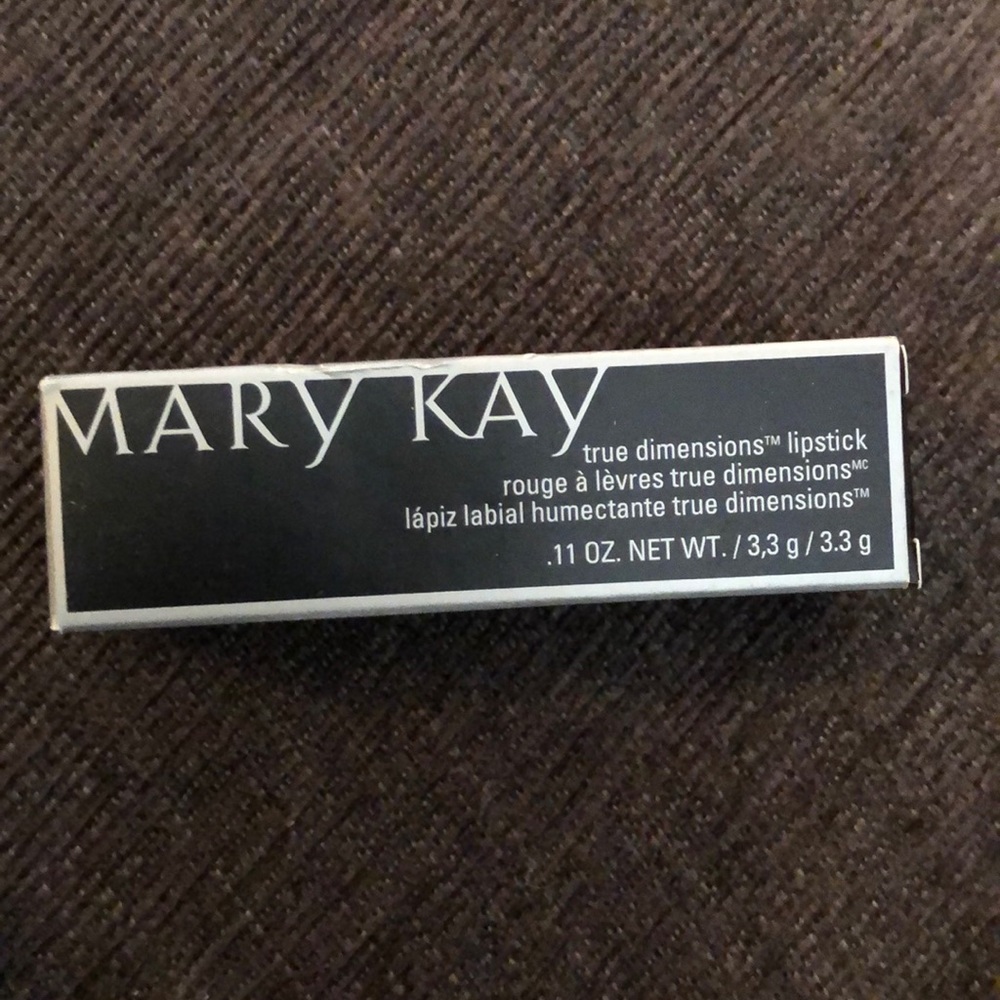 True dimensions lipstick